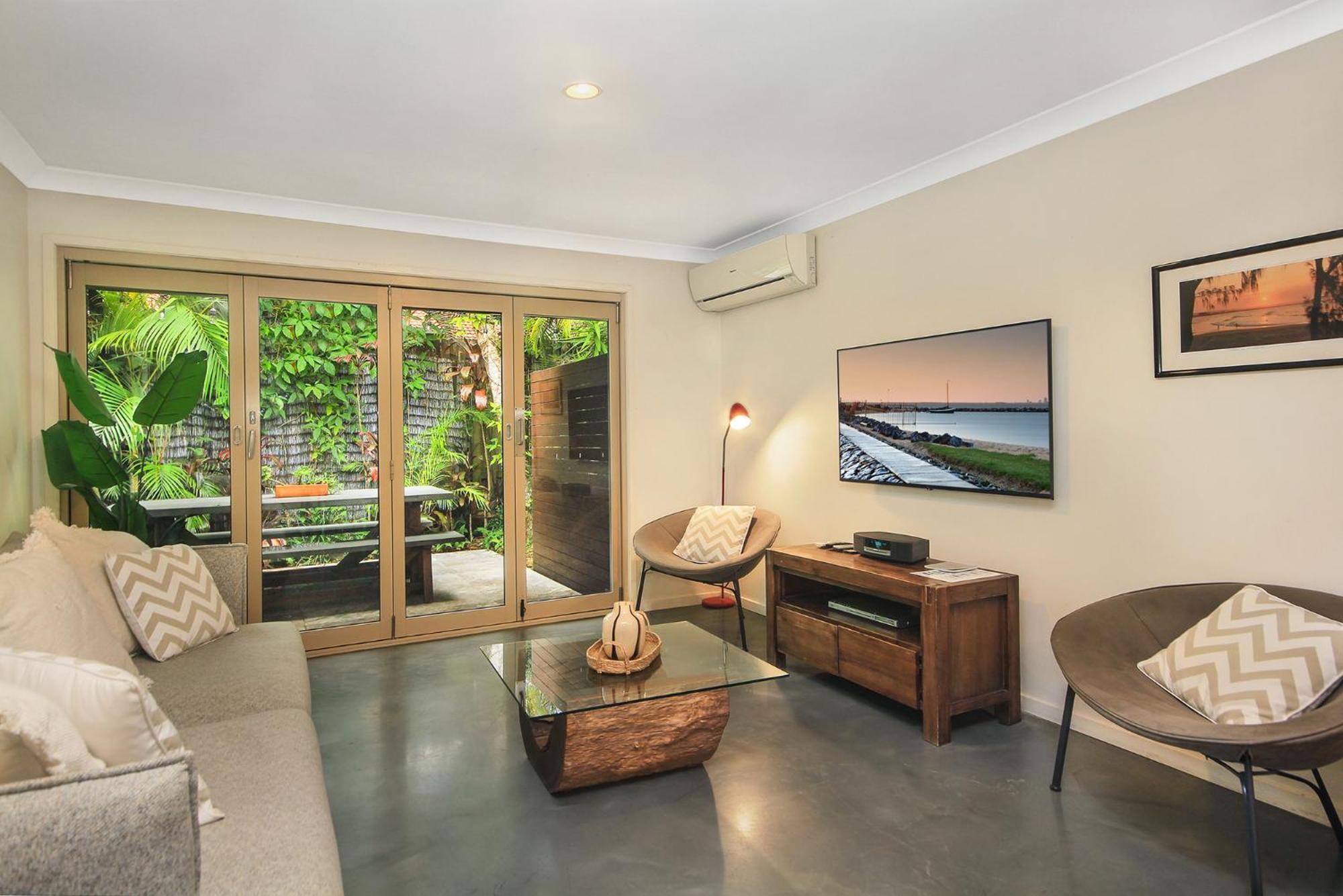 Byron Lakeside Holiday Apartments ไบรอนเบย์ ภายนอก รูปภาพ